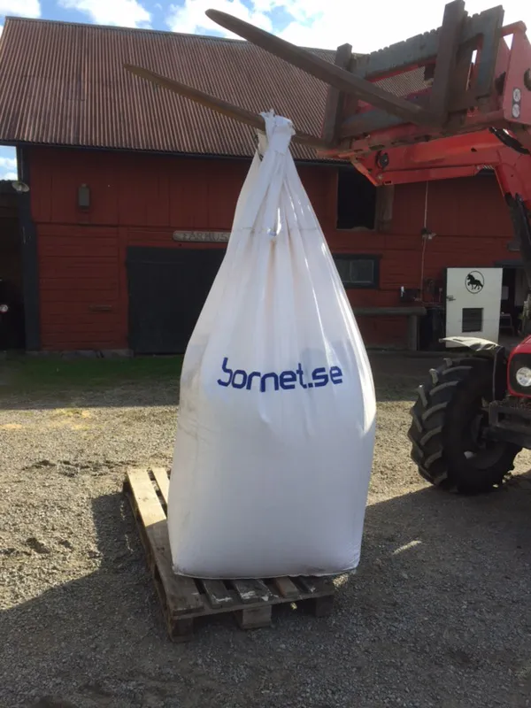 bonnet-1490130